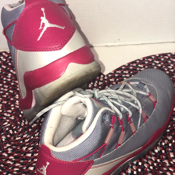 Air Jordan v w sneakers. for youth - Picture 3 of 10